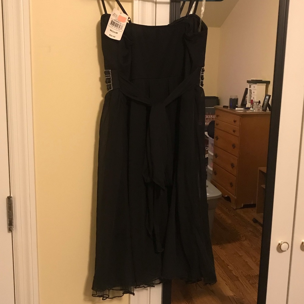 Juniors M Ruby Rox LBD - Picture 4 of 7